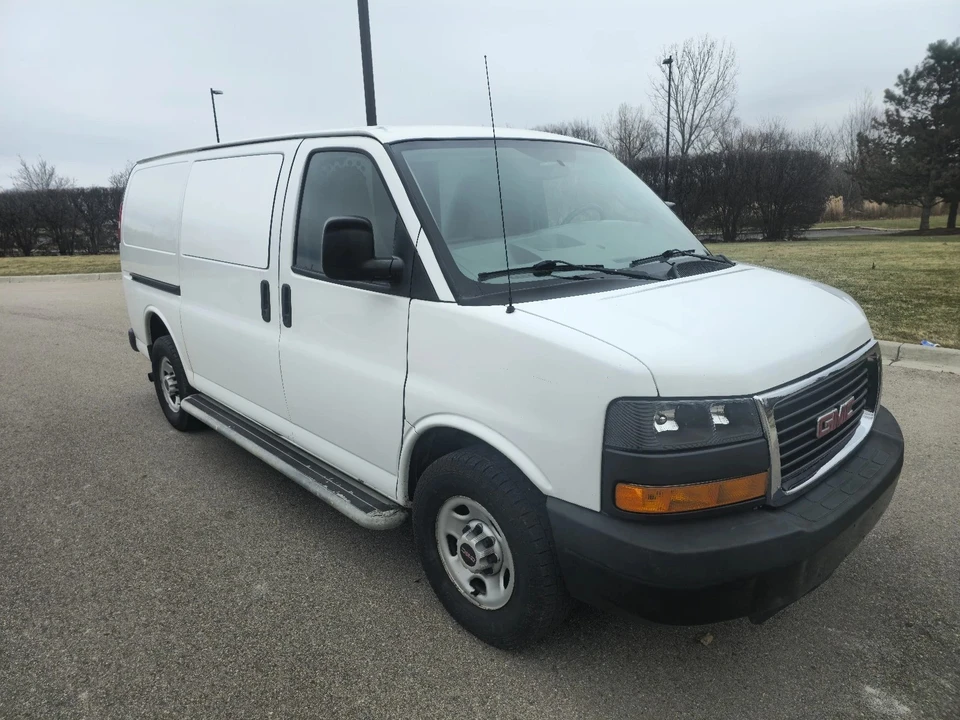 2017 GMC Savana - Image 2 of 10