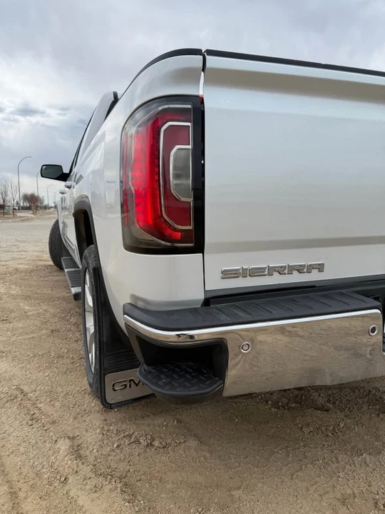 2017 GMC Sierra 4th Gen - Image 6 of 19