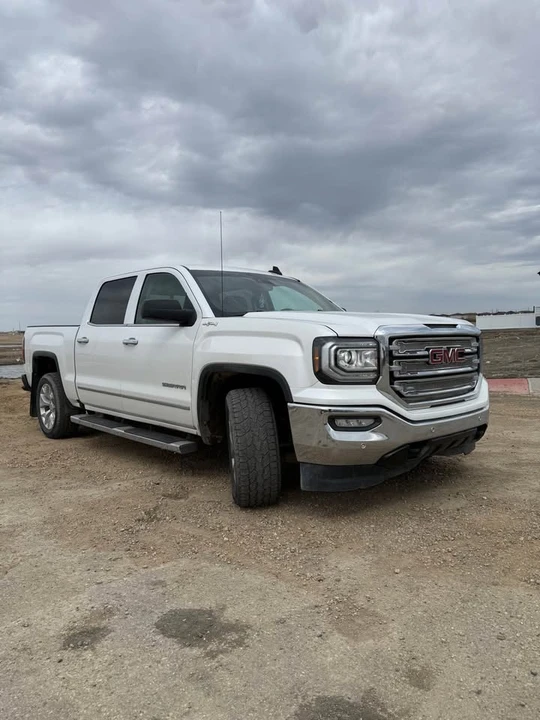 2017 GMC Sierra 4th Gen - Image 7 of 19