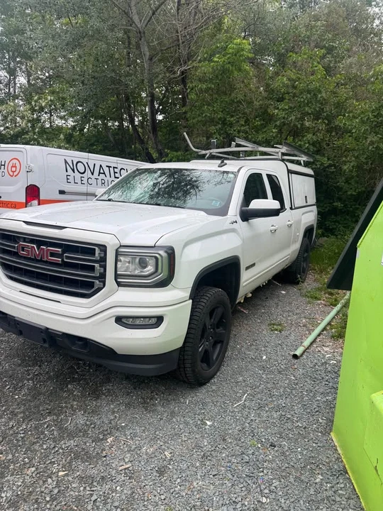 2017 GMC Sierra 4th Gen - Image 2 of 3