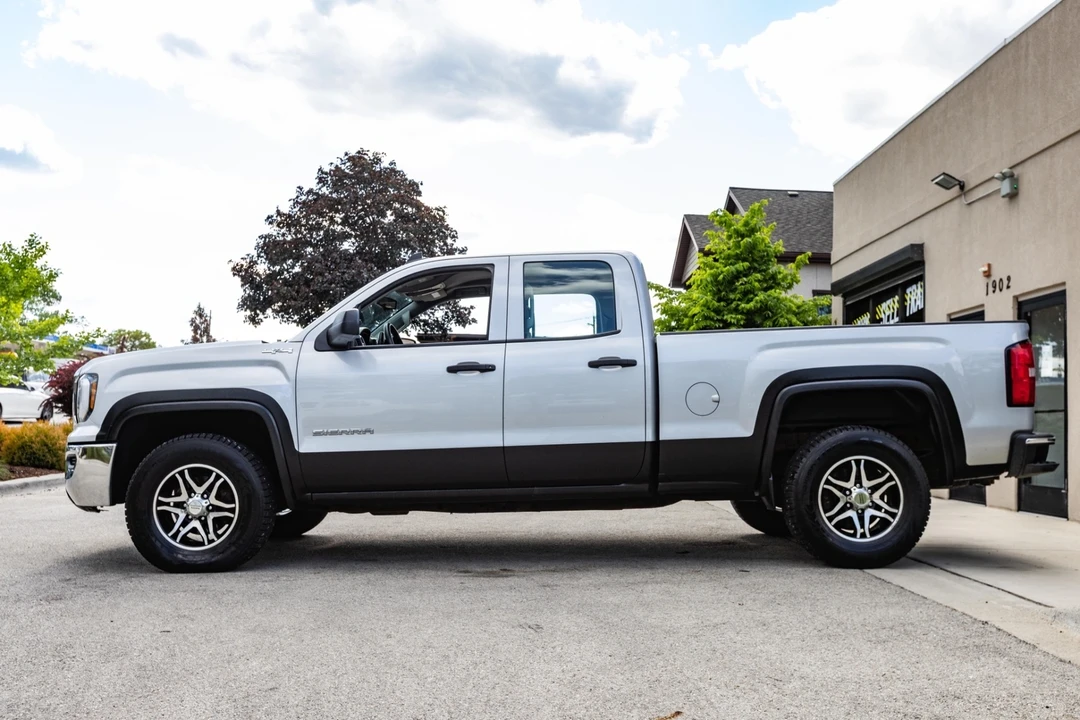2017 GMC Sierra 3rd Gen - Image 10 of 12