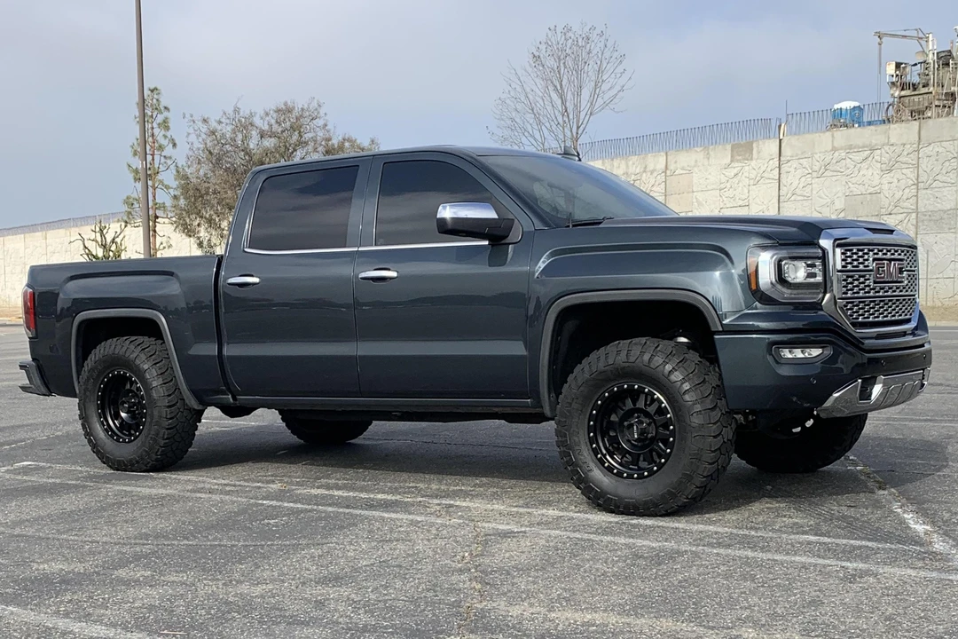 2017 GMC Sierra 4th Gen - Image 3 of 31
