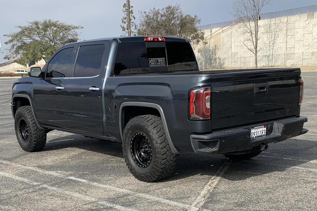 2017 GMC Sierra 4th Gen - Image 5 of 31