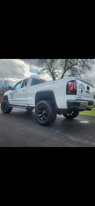 2017 GMC Sierra 4th Gen - Image 5 of 15