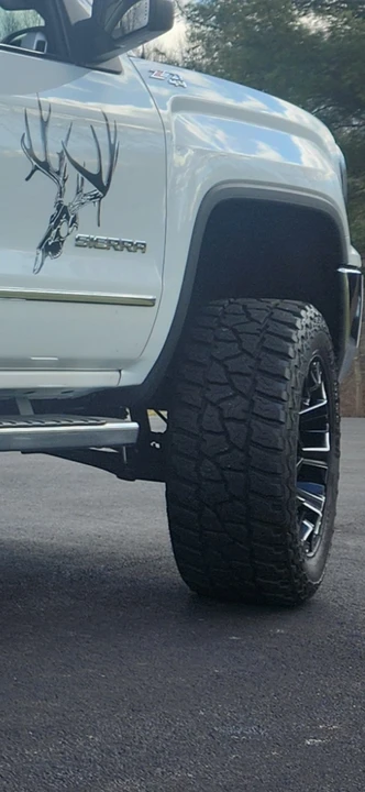 2017 GMC Sierra 4th Gen - Image 10 of 15