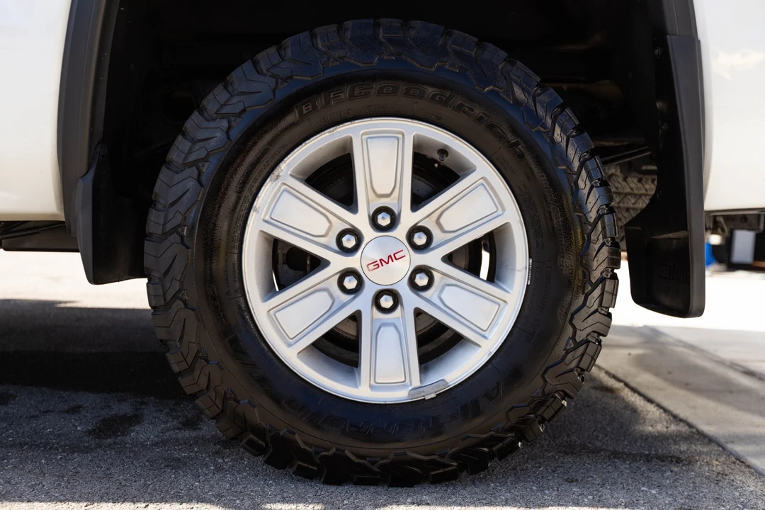 2017 GMC Sierra 3rd Gen - Image 9 of 12