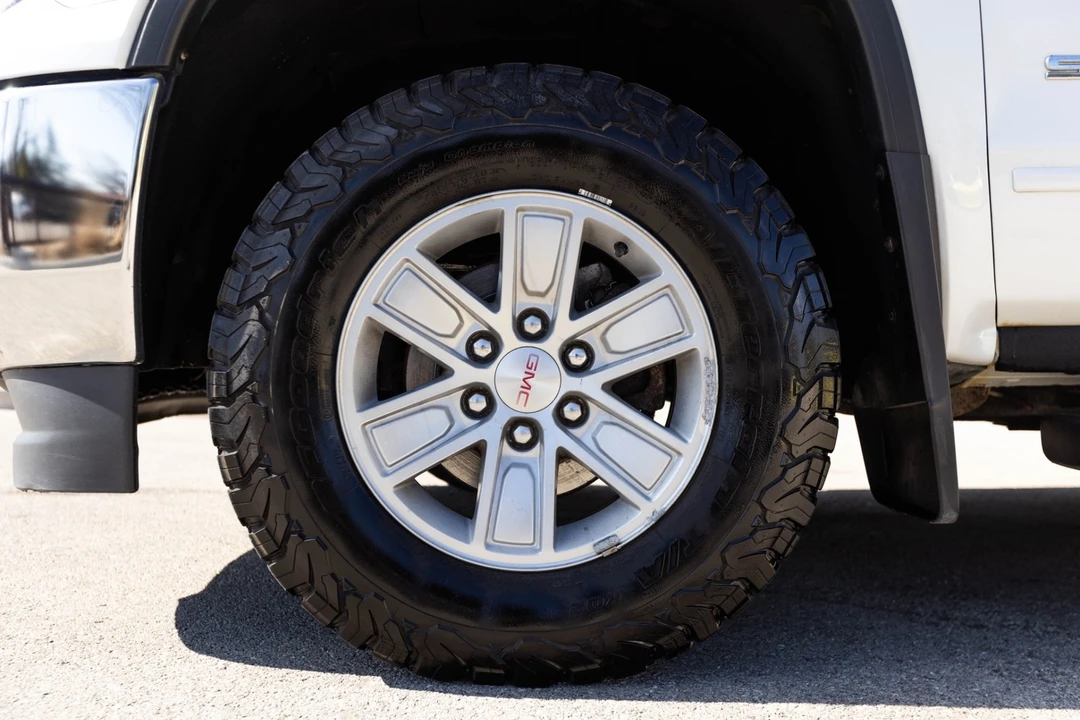2017 GMC Sierra 3rd Gen - Image 4 of 12
