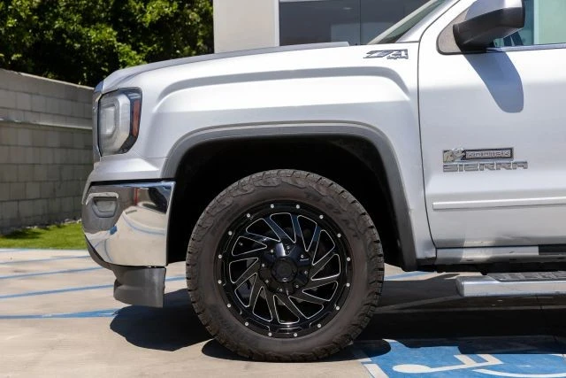 2017 GMC Sierra 4th Gen - Image 11 of 21