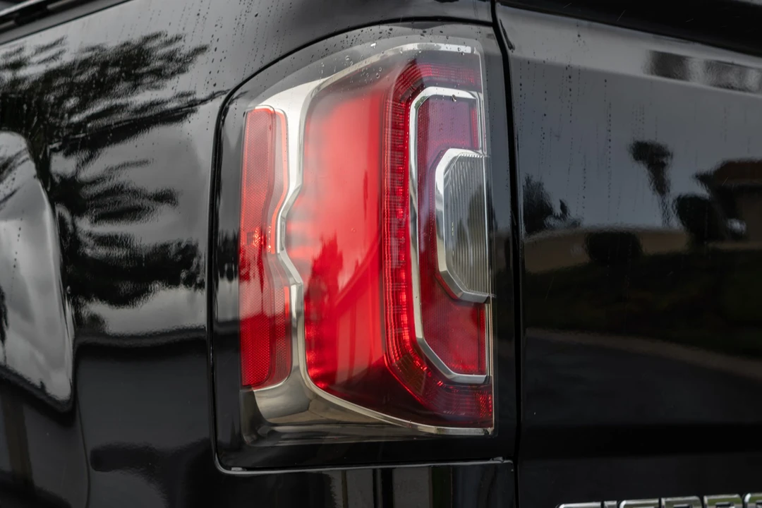 2017 GMC Sierra 4th Gen - Image 18 of 31