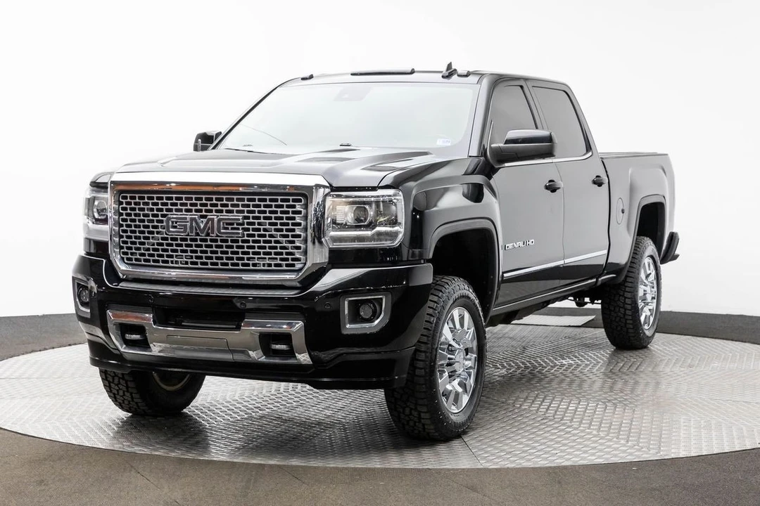 2017 GMC Sierra Heavy Duty 4th Gen - Image 2 of 21