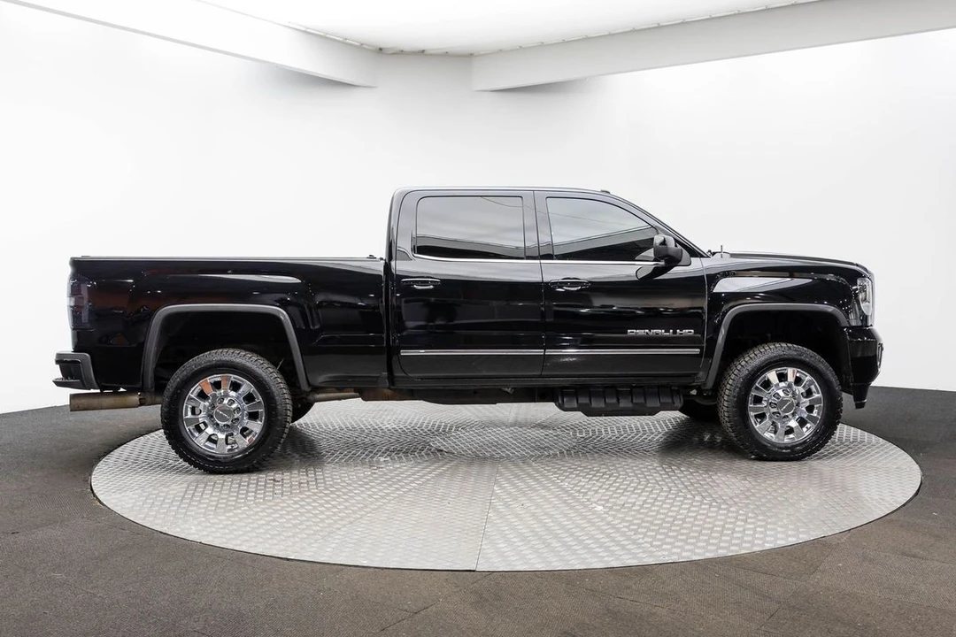 2017 GMC Sierra Heavy Duty 4th Gen - Image 8 of 21