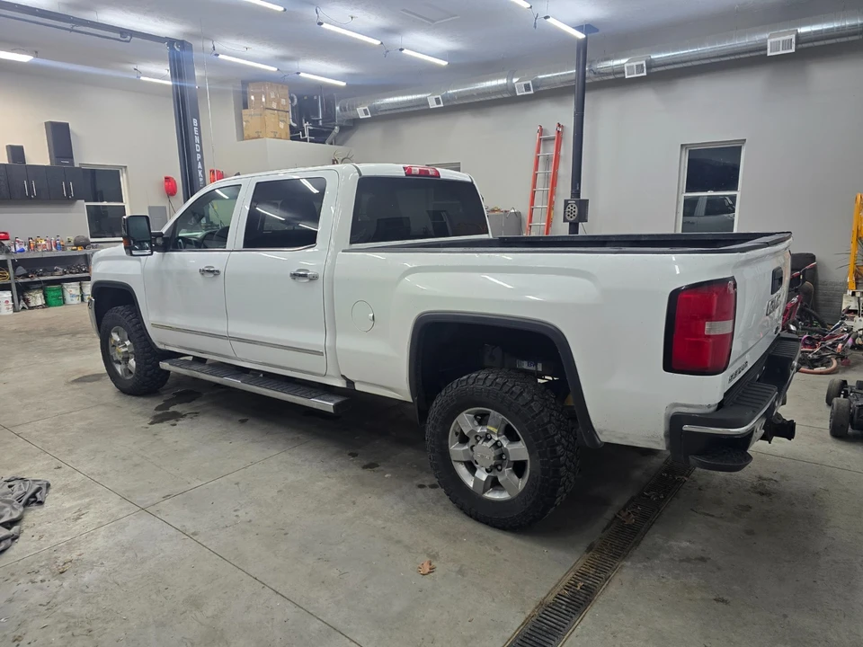 2017 GMC Sierra Heavy Duty 3rd Gen - Image 4 of 19