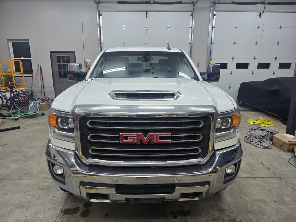 2017 GMC Sierra Heavy Duty 3rd Gen - Image 2 of 19