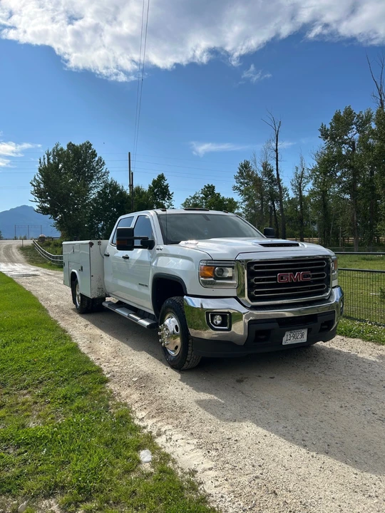 2017 GMC Sierra Heavy Duty 4th Gen - Image 2 of 18