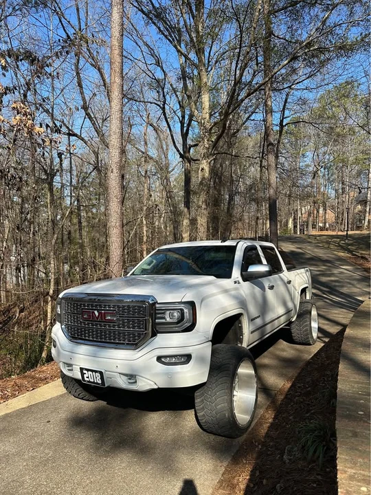 2017 GMC Sierra 4th Gen - Image 2 of 10
