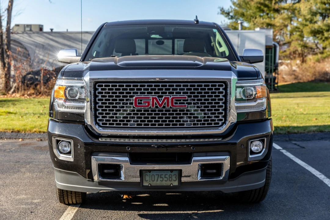 2017 GMC Sierra Heavy Duty 3rd Gen - Image 2 of 31