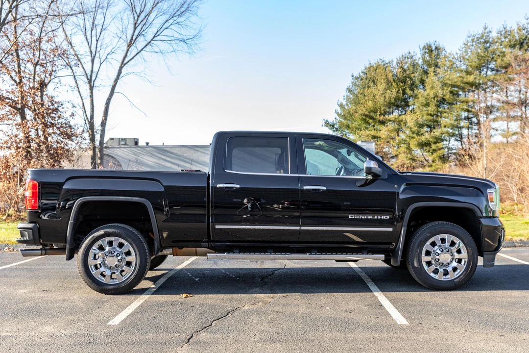2017 GMC Sierra Heavy Duty 3rd Gen - Image 3 of 31