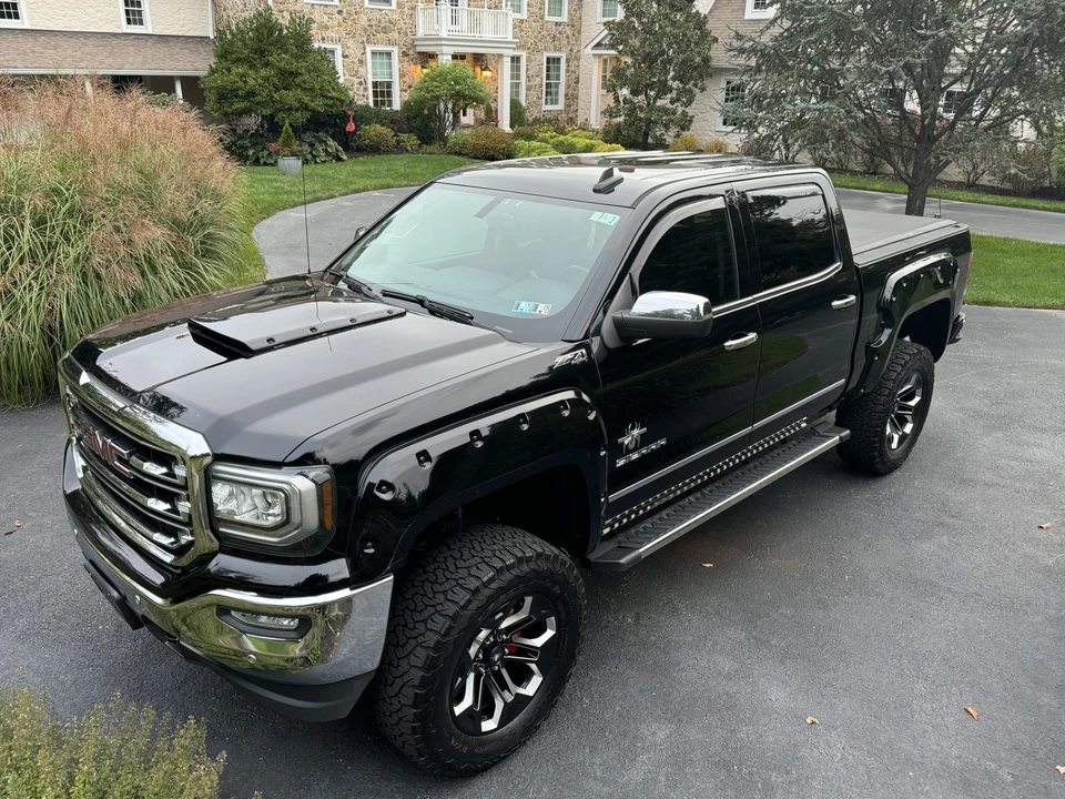2017 GMC Sierra 4th Gen - Image 2 of 31