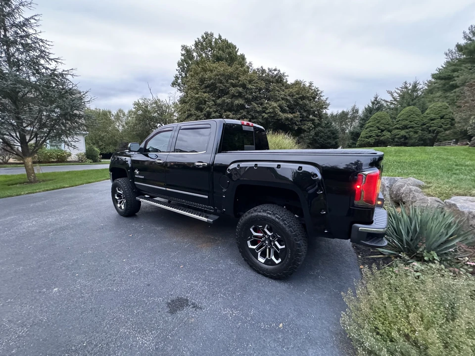 2017 GMC Sierra 4th Gen - Image 4 of 31