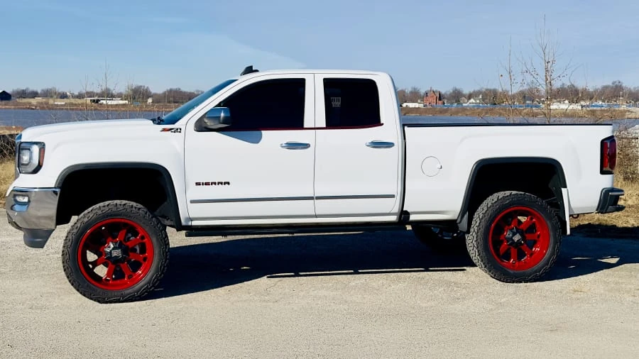 2017 GMC Sierra 4th Gen - Image 5 of 24