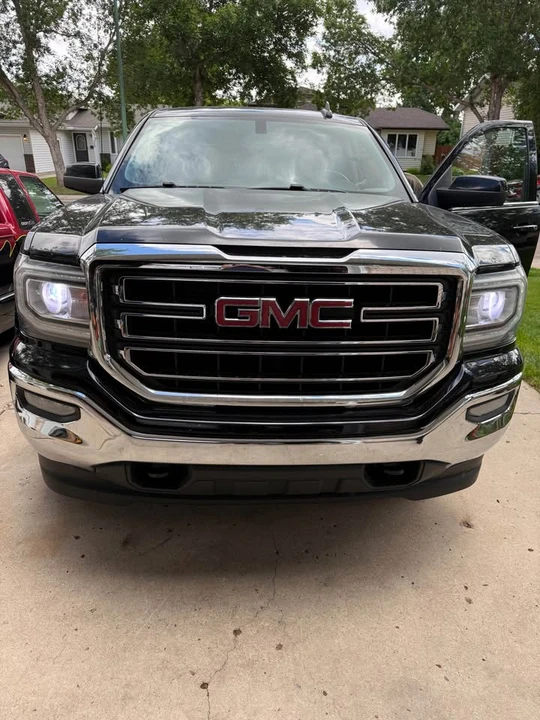 2017 GMC Sierra 4th Gen - Image 2 of 9