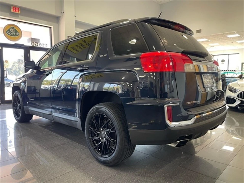 2017 GMC Terrain - Image 3 of 31