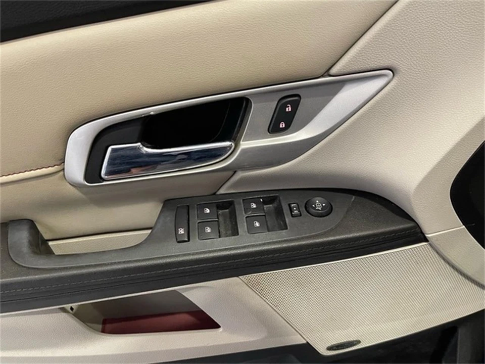 2017 GMC Terrain - Image 23 of 31