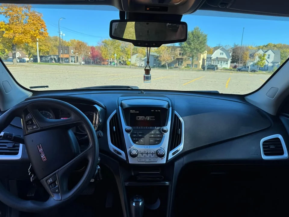2017 GMC Terrain - Image 6 of 9