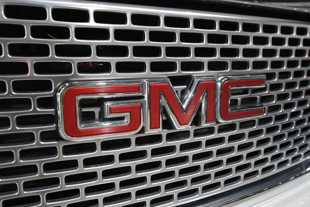 2017 GMC Yukon 4th Gen - Image 3 of 12