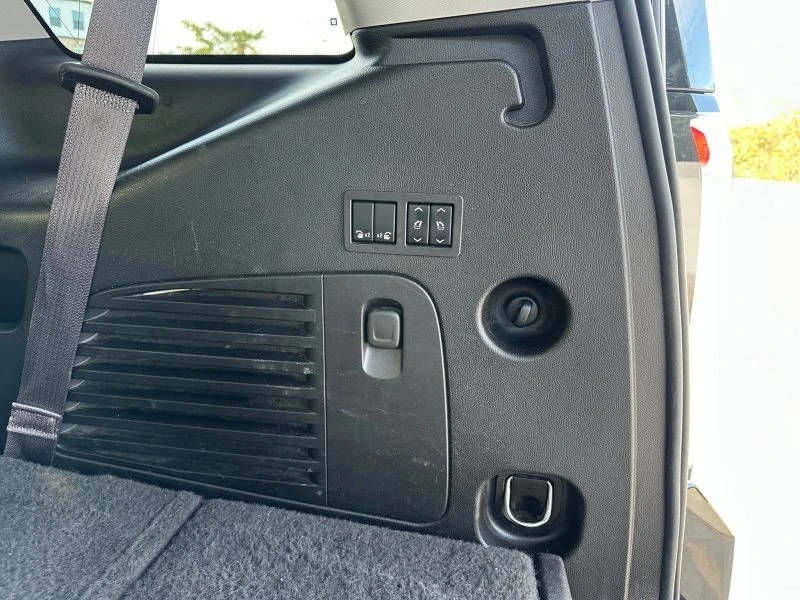 2017 GMC Yukon 4th Gen - Image 8 of 12
