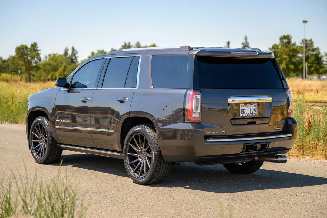 2017 GMC Yukon 4th Gen - Image 11 of 31