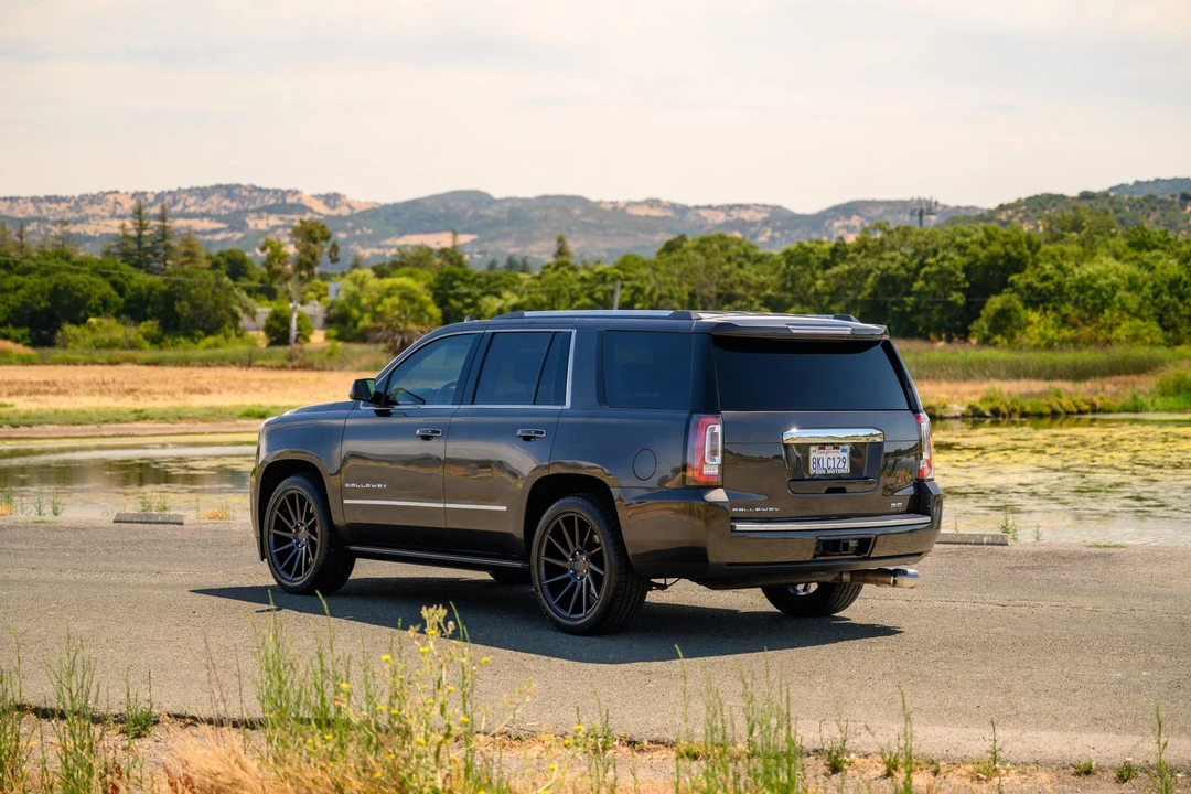 2017 GMC Yukon 4th Gen - Image 7 of 31