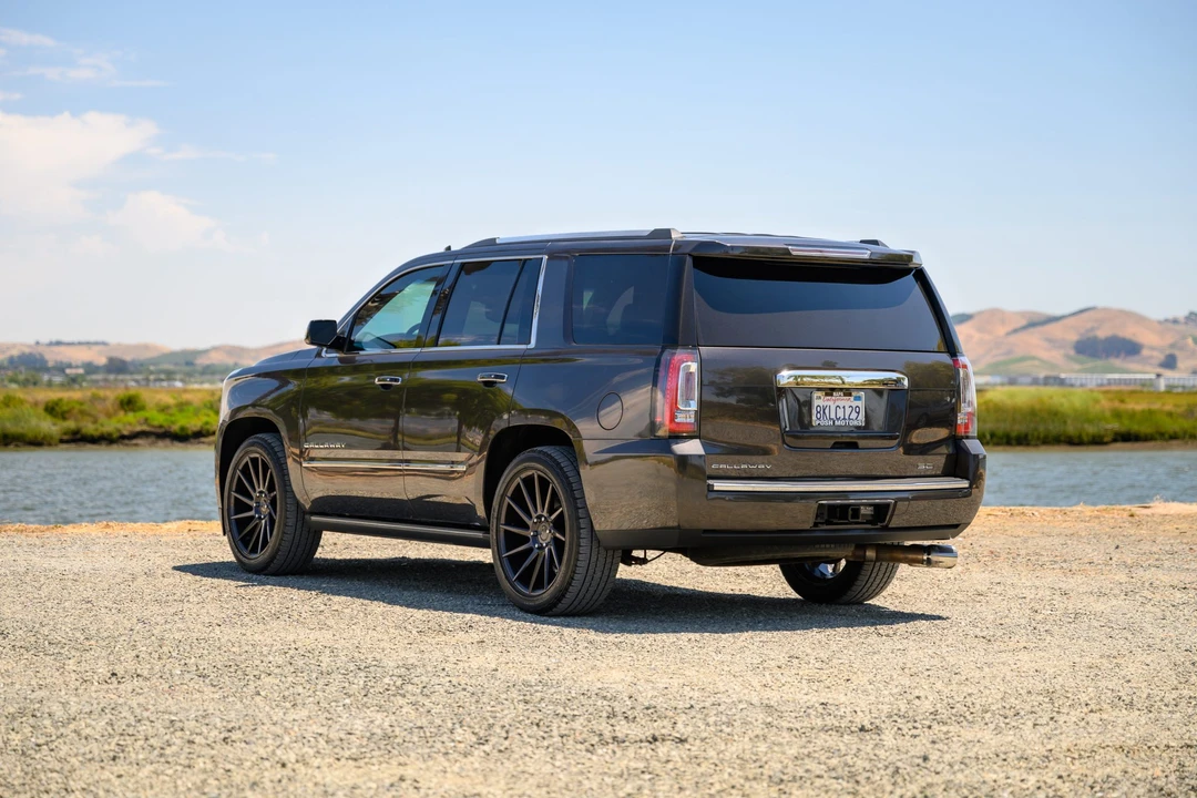 2017 GMC Yukon 4th Gen - Image 9 of 31