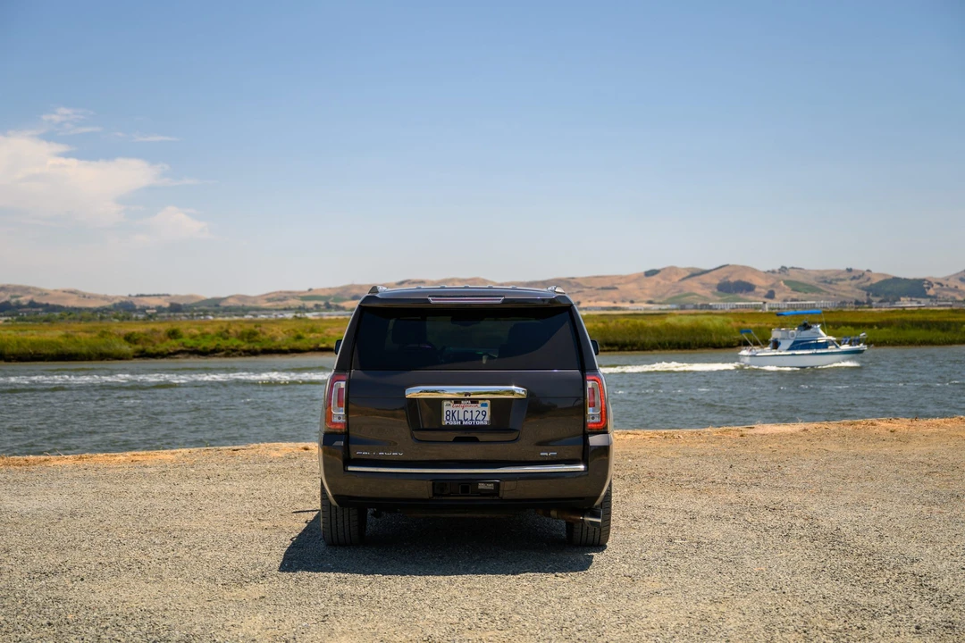 2017 GMC Yukon 4th Gen - Image 16 of 31