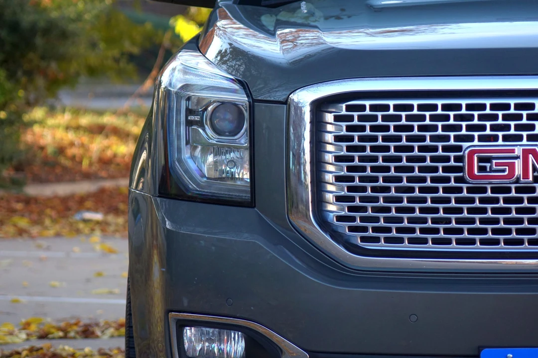2017 GMC Yukon 4th Gen - Image 18 of 31