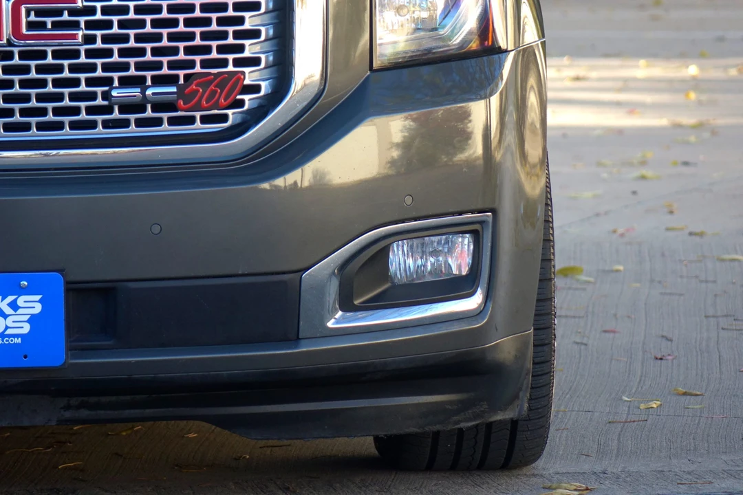 2017 GMC Yukon 4th Gen - Image 25 of 31