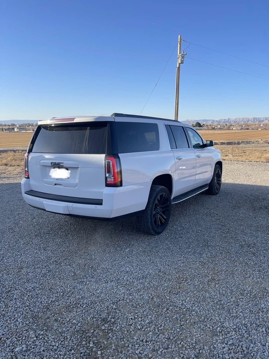 2017 GMC Yukon 4th Gen - Image 4 of 14