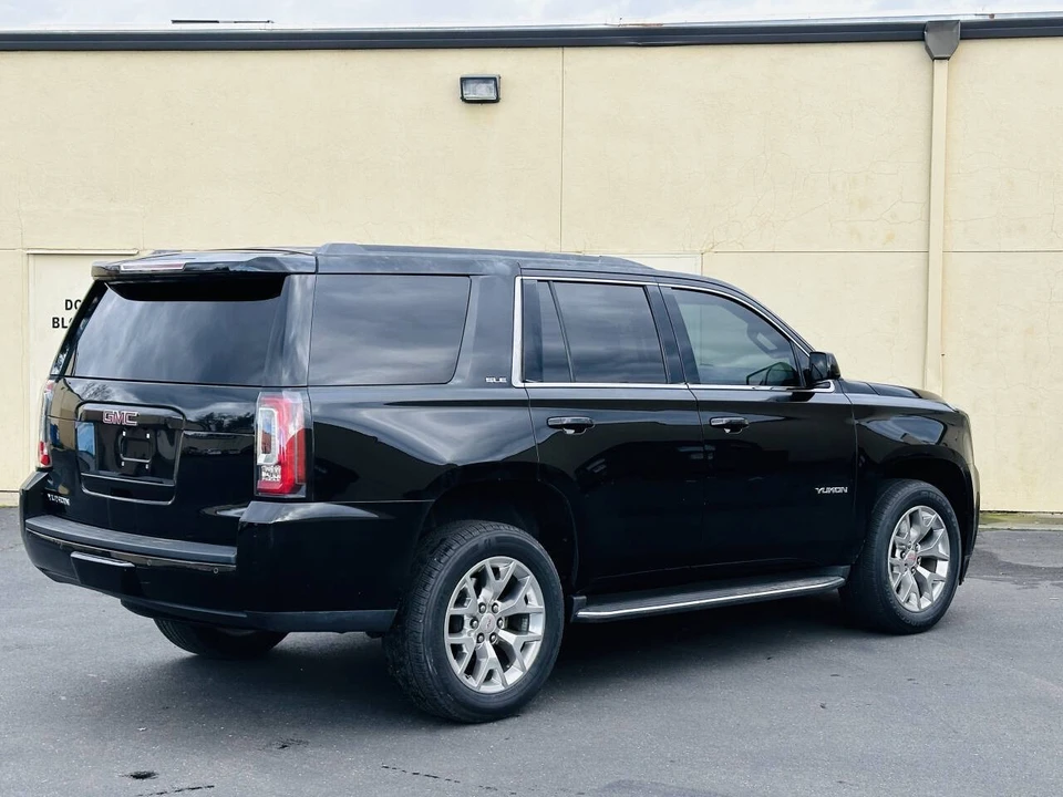 2017 GMC Yukon 4th Gen - Image 2 of 18