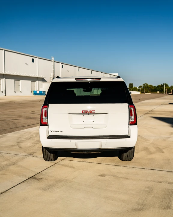 2017 GMC Yukon 4th Gen - Image 19 of 31
