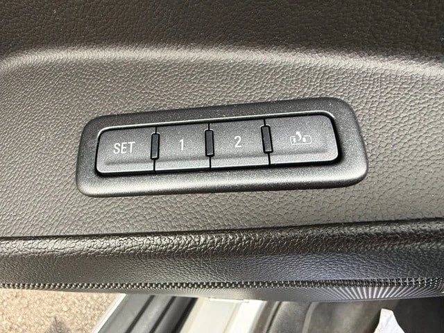 2017 GMC Yukon 4th Gen - Image 13 of 21