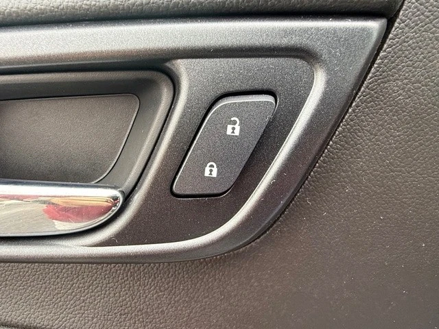 2017 GMC Yukon 4th Gen - Image 11 of 21
