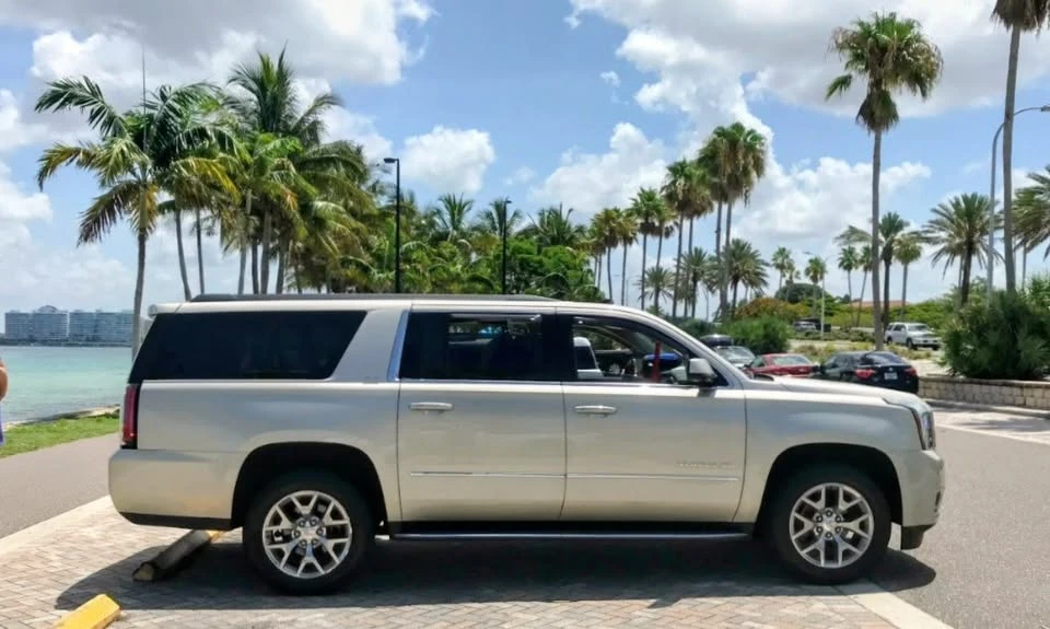 2017 GMC Yukon 4th Gen - Image 4 of 16