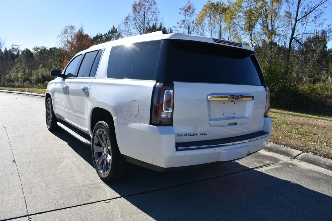 2017 GMC Yukon 4th Gen - Image 8 of 12