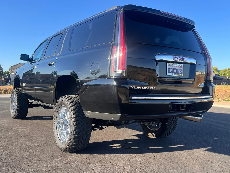 2017 GMC Yukon 4th Gen - Image 13 of 31