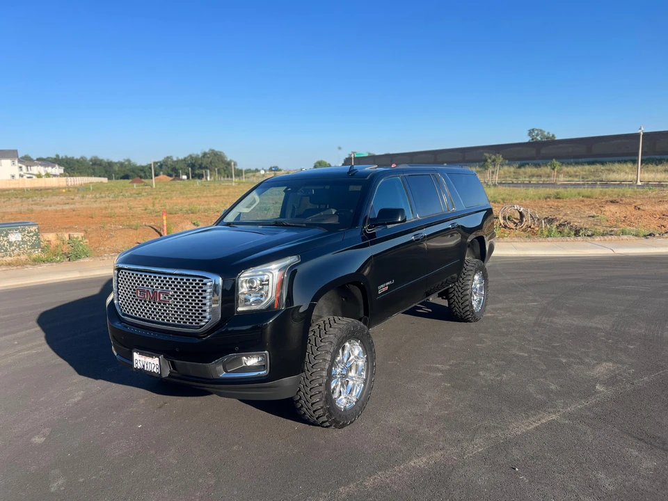 2017 GMC Yukon 4th Gen - Image 7 of 31