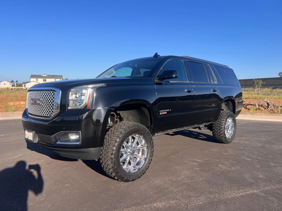 2017 GMC Yukon 4th Gen - Image 8 of 31