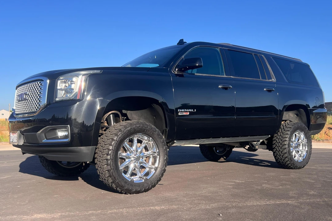 2017 GMC Yukon 4th Gen - Image 9 of 31