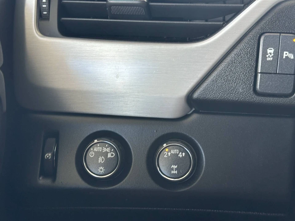 2017 GMC Yukon 4th Gen - Image 13 of 21