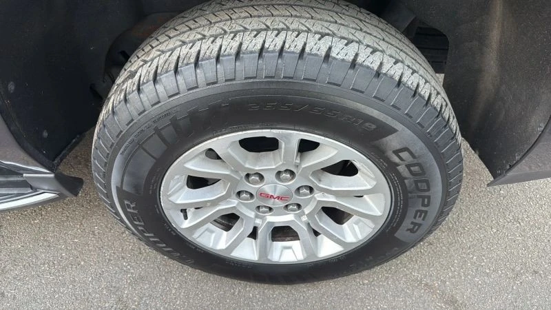 2017 GMC Yukon 4th Gen - Image 9 of 12
