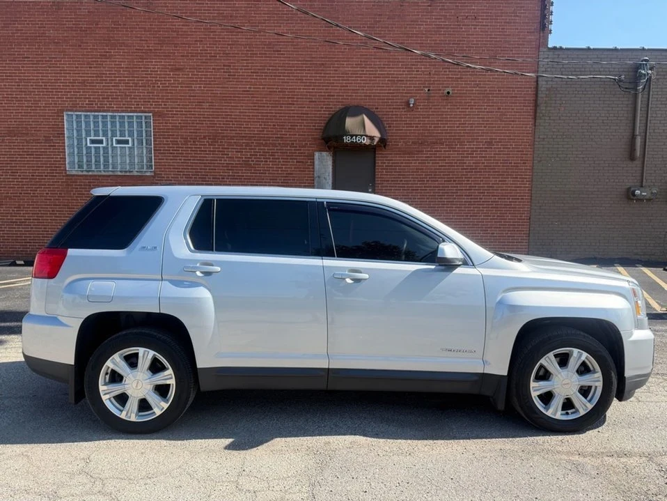 2017 GMC Terrain - Image 2 of 17